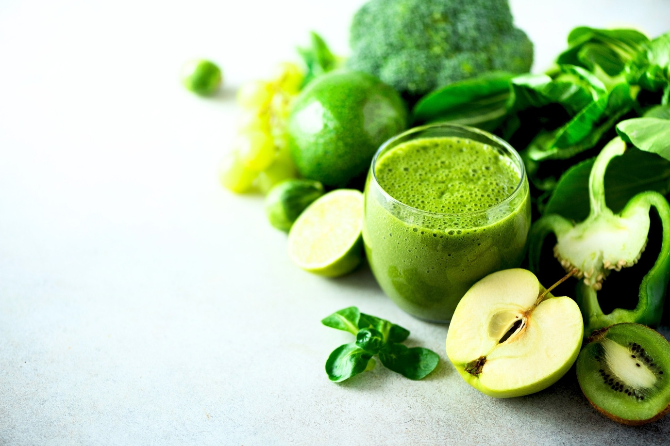 Optymalne nawodnienie organizmu i promienny wygląd skóry dzięki właściwościom aloesu